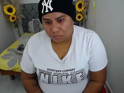 hotlesby valery online show from October 25, 2025, 12:17 pm