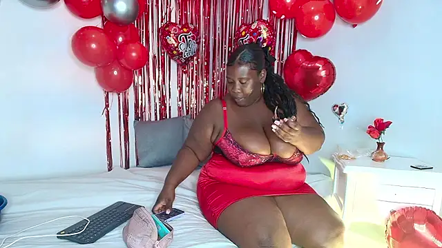 Snapshot of CarolinaGomez_ chatting on February 14, 2026, 7:47 pm CarolinaGomez online show from February 14, 2026, 7:47 pm