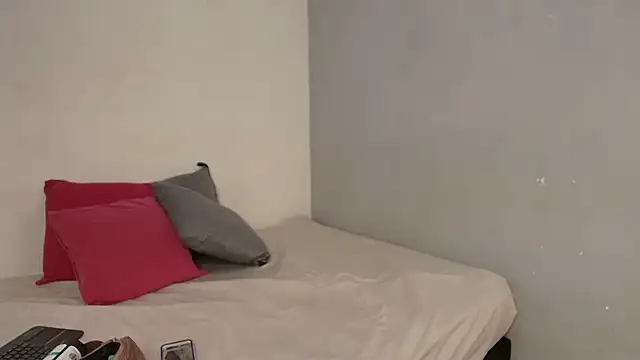 Snapshot of CarolinaGomez_ chatting on February 23, 2026, 7:25 pm CarolinaGomez online show from February 23, 2026, 7:25 pm