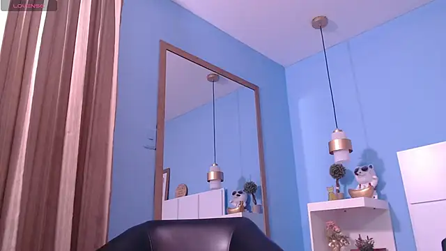 PenelopeBond online show from September 30, 2025, 12:55 pm