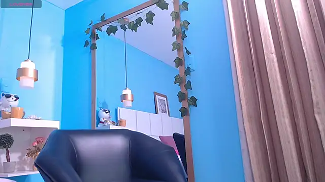 PenelopeBond online show from October 9, 2025, 1:00 pm