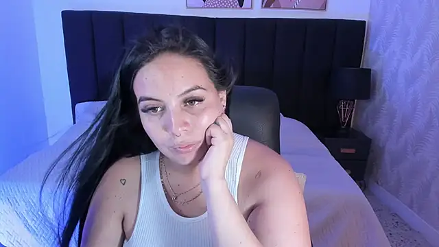 Snapshot of camiladuke7 chatting on December 4, 2025, 7:35 pm camiladuke7 online show from December 4, 2025, 7:35 pm