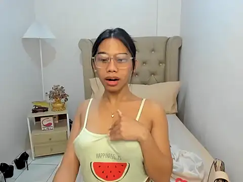 athinawilliams online show from November 28, 2025, 2:01 am