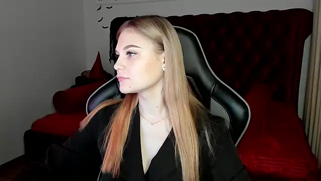 AriaWell online show from November 5, 2025, 5:27 pm