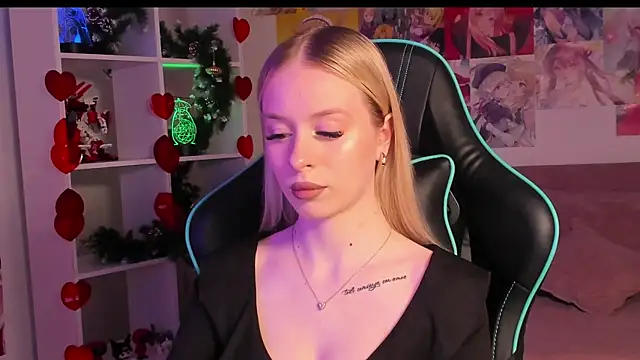 MiaGraces online show from December 20, 2025, 5:21 am