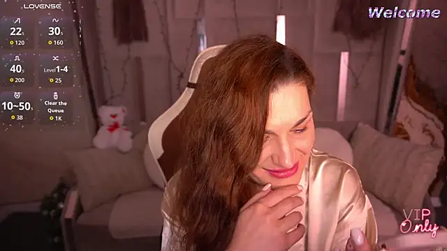 EllaGoldenn online show from February 9, 2026, 10:08 pm