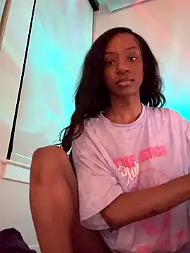 Snapshot of LoveDreaux chatting on January 13, 2026, 6:06 am LoveDreaux online show from January 13, 2026, 6:06 am