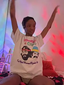 Snapshot of LoveDreaux chatting on March 4, 2026, 2:19 am LoveDreaux online show from March 4, 2026, 2:19 am