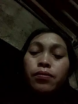 Snapshot of Halyy_xx chatting on January 18, 2026, 11:46 am Halyy xx online show from January 18, 2026, 11:46 am