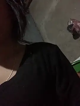 Snapshot of Halyy_xx chatting on February 17, 2026, 12:08 am Halyy xx online show from February 17, 2026, 12:08 am