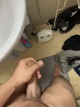 Snapshot of tusmuertos420 chatting on October 17, 2025, 10:44 pm tusmuertos420 online show from October 17, 2025, 10:44 pm