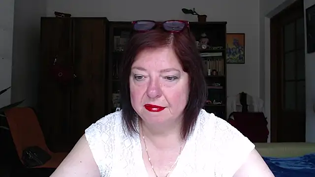Snapshot of Violet_Pulse chatting on June 27, 2026, 7:25 am Violet Pulse online show from June 27, 2026, 7:25 am