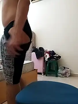 VIncent mimi online show from November 10, 2025, 4:39 am