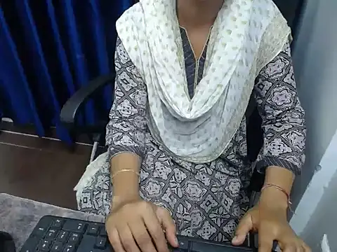 Snapshot of priya_gupta7 chatting on October 1, 2025, 1:26 pm priya gupta7 online show from October 1, 2025, 1:26 pm