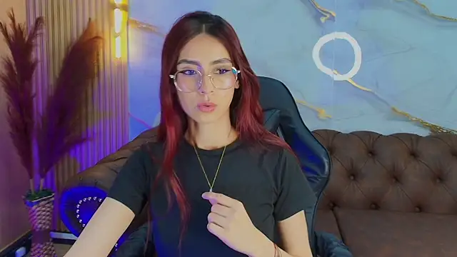 mia tf online show from October 3, 2025, 1:34 pm