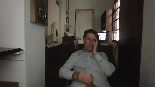 Snapshot of sayeaprayer65 chatting on October 3, 2025, 11:12 am sayeaprayer65 online show from October 3, 2025, 11:12 am