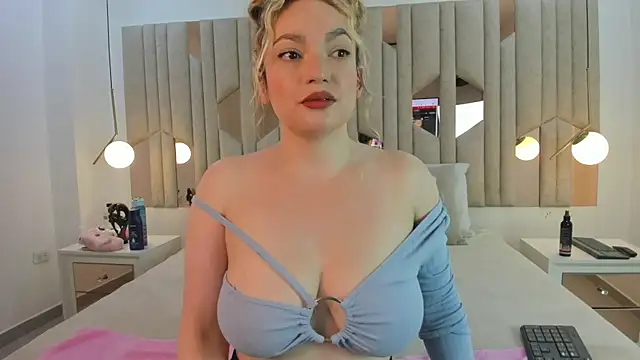 Sophia Angel  online show from October 5, 2025, 8:21 pm