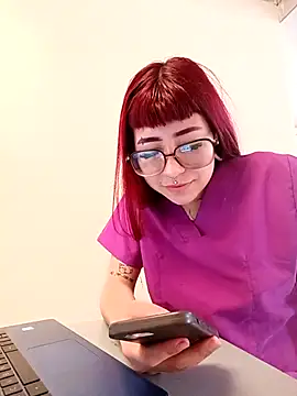 Snapshot of CAROLINA_17- chatting on October 2, 2025, 2:53 pm CAROLINA 17- online show from October 2, 2025, 2:53 pm