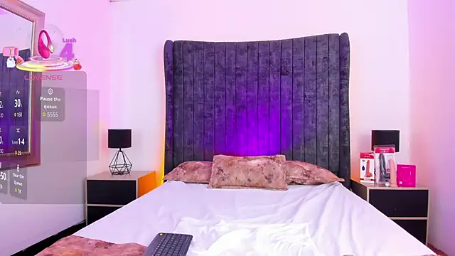 VanessaParis   online show from November 21, 2025, 9:36 pm