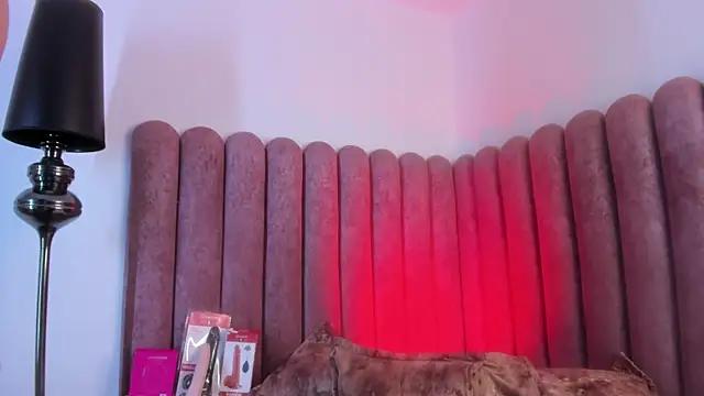 VanessaParis   online show from December 2, 2025, 10:11 pm