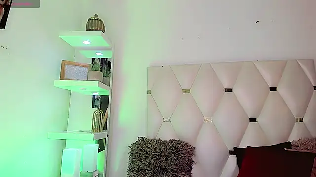  IsabellaRousse online show from January 16, 2026, 8:13 pm