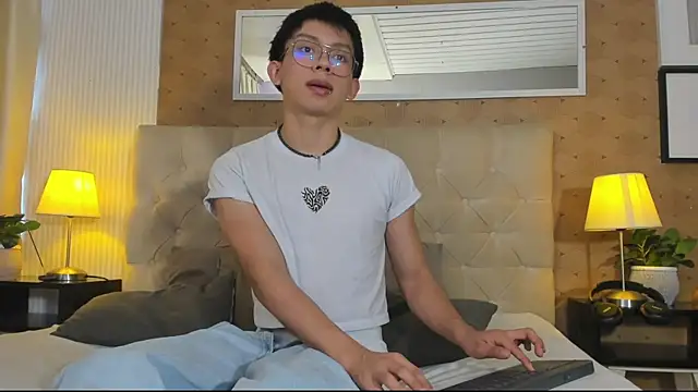 liam twiink online show from October 21, 2025, 7:46 pm