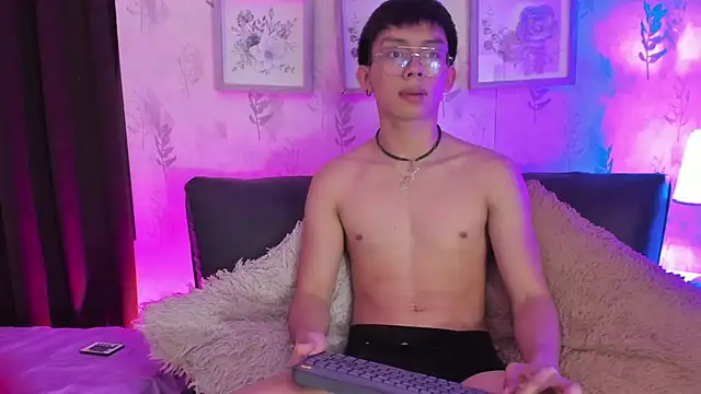 liam twiink online show from September 24, 2025, 7:31 pm