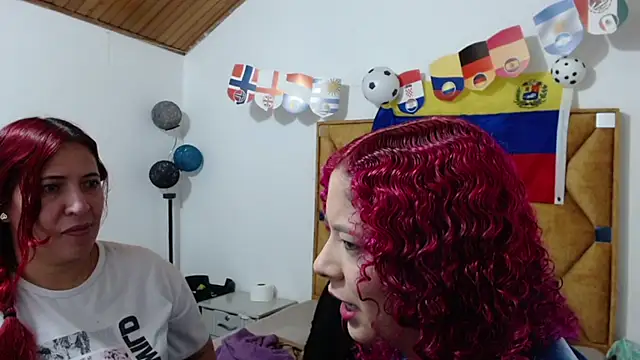 Snapshot of LITTLEKITTY19 chatting on July 2, 2026, 1:17 pm LITTLEKITTY19 online show from July 2, 2026, 1:17 pm