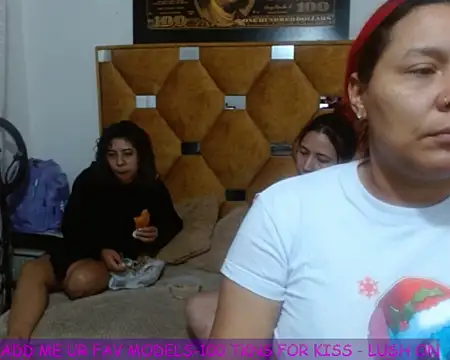 LITTLEKITTY19 online show from February 13, 2026, 12:49 pm