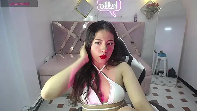Snapshot of Chloe_Brownn_v chatting on October 2, 2025, 8:12 pm Chloe Brownn v online show from October 2, 2025, 8:12 pm