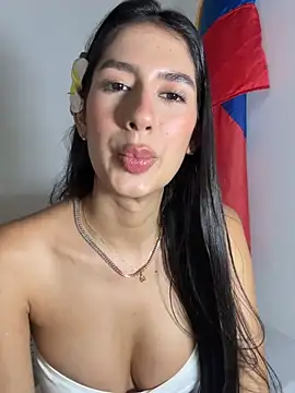 Julieta Duque online show from July 2, 2026, 3:23 am