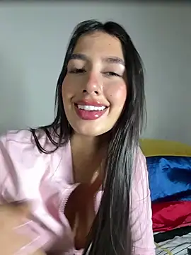 Julieta Duque online show from July 1, 2026, 4:35 am