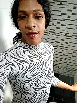 Snapshot of violettath chatting on November 10, 2025, 2:44 pm violettath online show from November 10, 2025, 2:44 pm