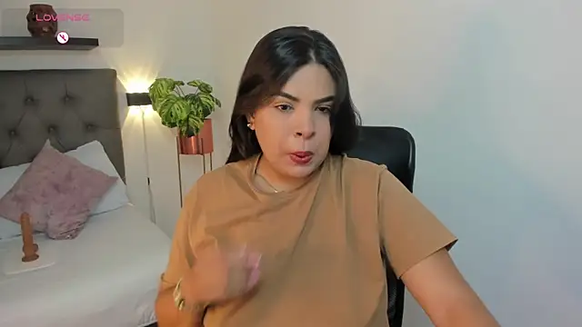 Snapshot of daniela_crozee_ chatting on November 19, 2025, 2:00 am daniela crozee online show from November 19, 2025, 2:00 am