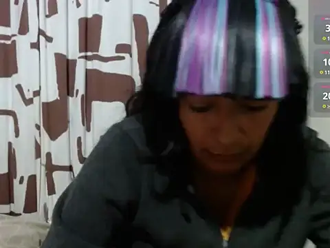 Snapshot of Acelinrose chatting on June 5, 2026, 12:59 am Acelinrose online show from June 5, 2026, 12:59 am