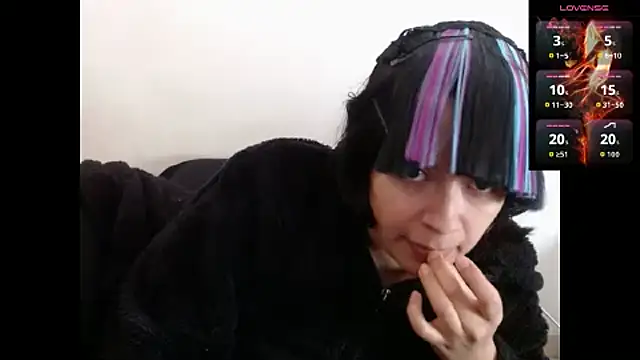 Acelinrose online show from October 8, 2025, 12:07 pm