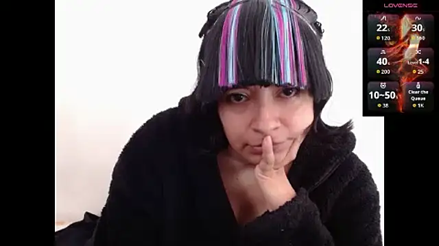 Acelinrose online show from October 13, 2025, 3:24 pm