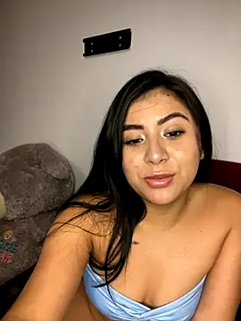 Chloe Dolce online show from October 3, 2025, 2:37 am