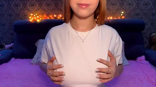 Snapshot of FieryAmelia chatting on November 16, 2025, 4:01 pm FieryAmelia online show from November 16, 2025, 4:01 pm