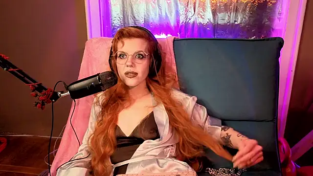 tacodeluxxxe online show from March 6, 2026, 1:55 am