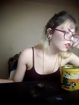 BlondieTami online show from May 1, 2026, 1:54 am