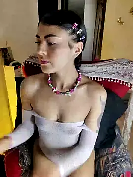 ValeNiitaLuv online show from June 25, 2026, 12:41 am