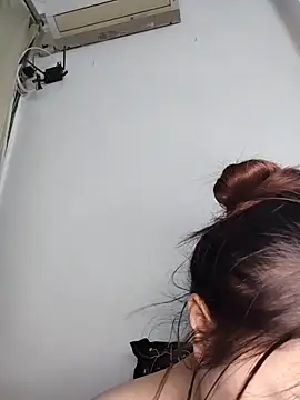 Snapshot of -Bianca- chatting on October 2, 2025, 1:58 pm -Bianca- online show from October 2, 2025, 1:58 pm