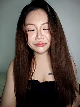 Snapshot of -Bianca- chatting on November 15, 2025, 2:21 pm -Bianca- online show from November 15, 2025, 2:21 pm