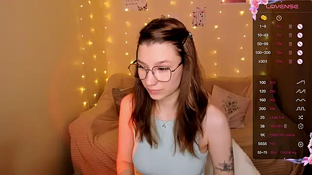 LinaBlossom  online show from September 28, 2025, 2:29 am