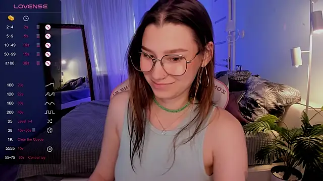 Snapshot of LinaBlossom_ chatting on July 5, 2026, 3:22 am LinaBlossom online show from July 5, 2026, 3:22 am