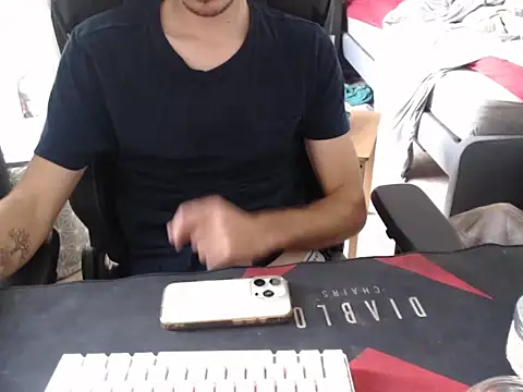 Snapshot of geil20CM2 chatting on September 22, 2025, 3:40 pm geil20CM2 online show from September 22, 2025, 3:40 pm