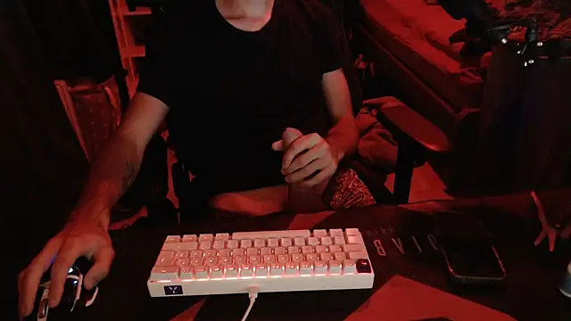 Snapshot of geil20CM2 chatting on October 4, 2025, 6:20 pm geil20CM2 online show from October 4, 2025, 6:20 pm