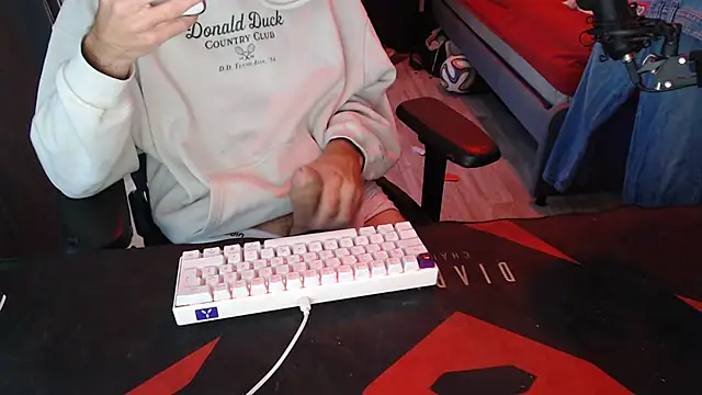 Snapshot of geil20CM2 chatting on October 1, 2025, 10:52 am geil20CM2 online show from October 1, 2025, 10:52 am