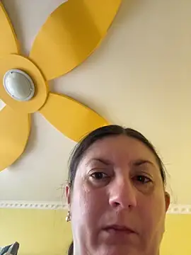 Snapshot of oksana1990 chatting on October 2, 2025, 6:39 am oksana1990 online show from October 2, 2025, 6:39 am